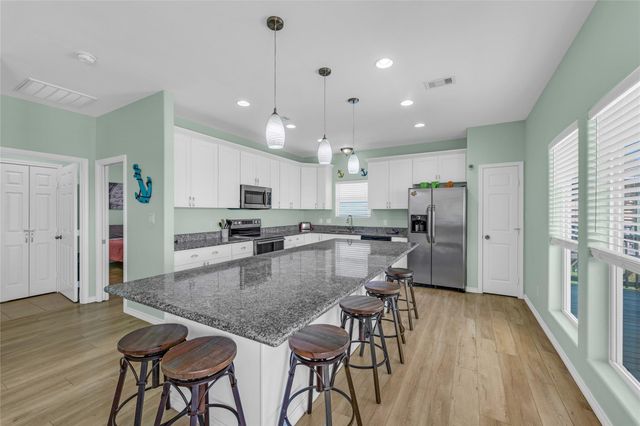 2476 Highway 87, Gilchrist, TX 77617