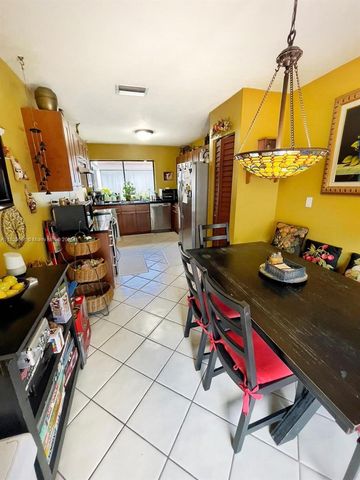 618 NE 195th St 0, Miami, FL 33179