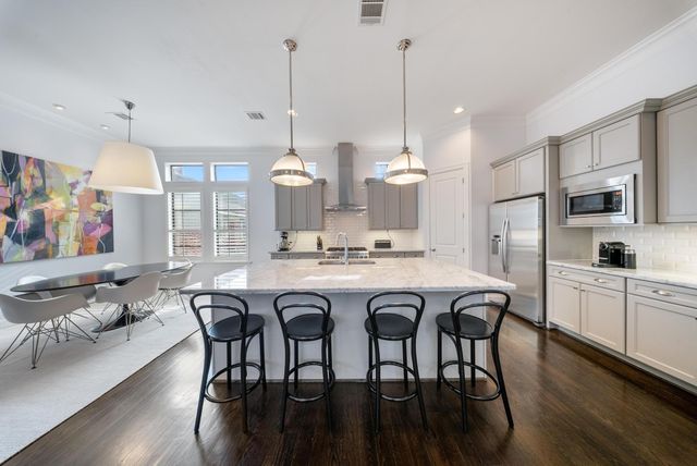 4824 La Branch St B, Houston, TX 77004