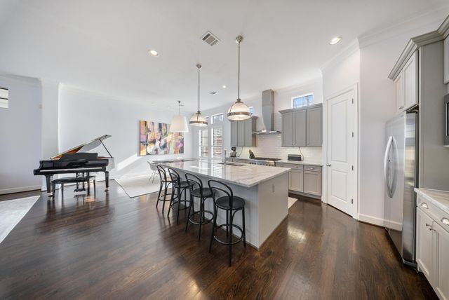 4824 La Branch St B, Houston, TX 77004