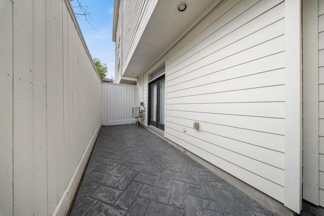 4824 La Branch St B, Houston, TX 77004