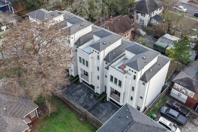 4824 La Branch St B, Houston, TX 77004