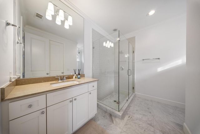 4824 La Branch St B, Houston, TX 77004