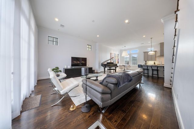 4824 La Branch St B, Houston, TX 77004