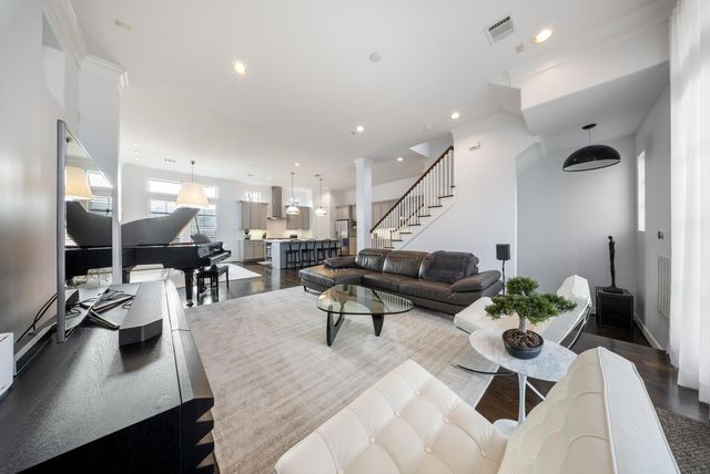 4824 La Branch St B, Houston, TX 77004