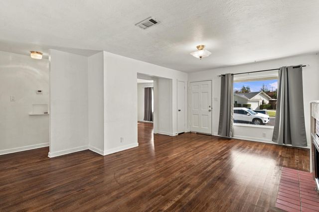 6567 Vicksburg Pl, Stockton, CA 95207