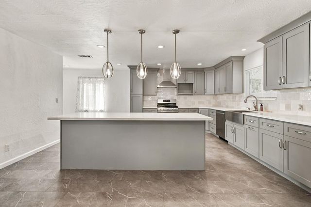 6567 Vicksburg Pl, Stockton, CA 95207