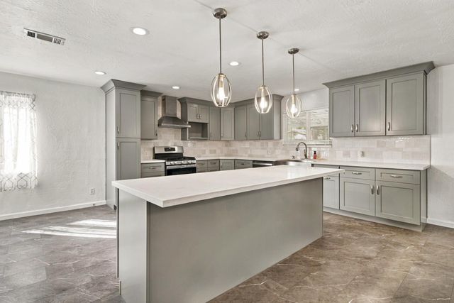 6567 Vicksburg Pl, Stockton, CA 95207
