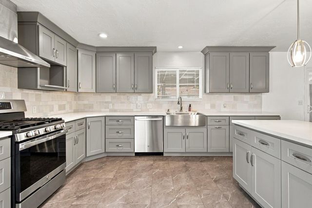 6567 Vicksburg Pl, Stockton, CA 95207