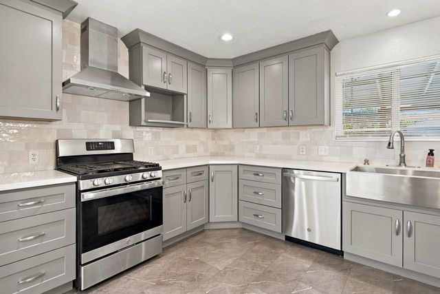 6567 Vicksburg Pl, Stockton, CA 95207