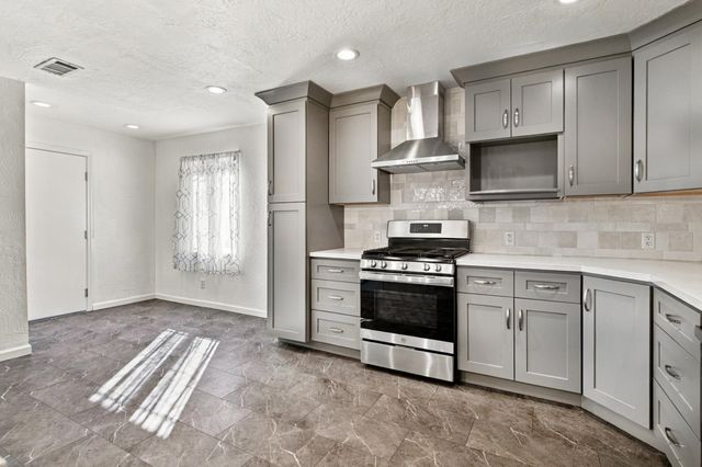 6567 Vicksburg Pl, Stockton, CA 95207