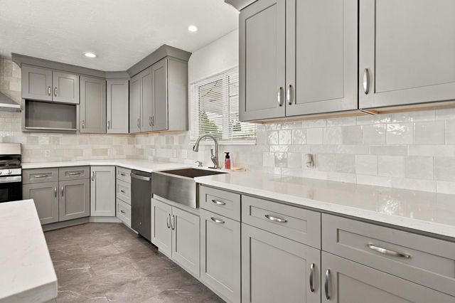 6567 Vicksburg Pl, Stockton, CA 95207