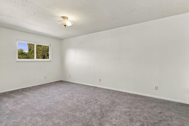 6567 Vicksburg Pl, Stockton, CA 95207
