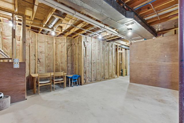 9560 Calumet Avenue, St. John, IN 46373