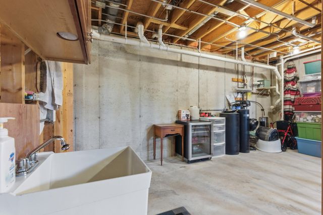 9560 Calumet Avenue, St. John, IN 46373