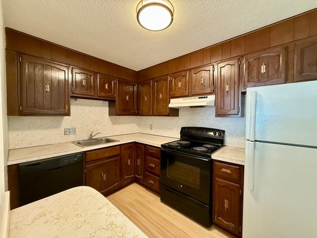 440 North Ave 96, Haverhill, MA 01830