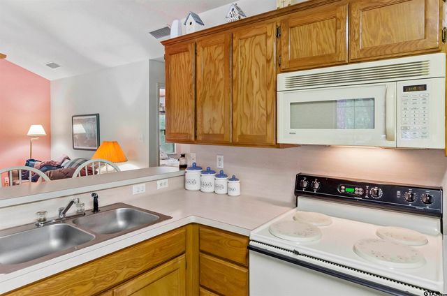 1161 Valleywood Trail, Holly Lake Ranch, TX 75765