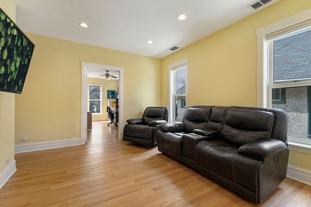 518 N Lombard Avenue, Oak Park, IL 60302