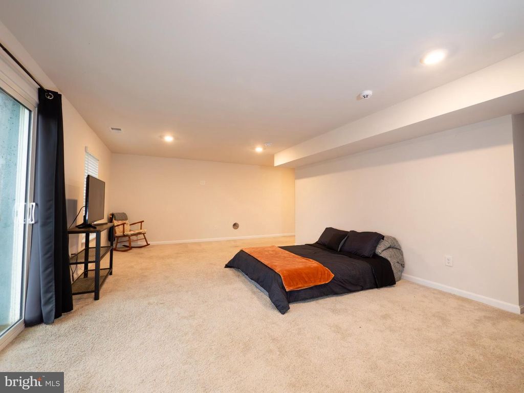 186 BELL TOWER LN, Charles Town, WV 25414