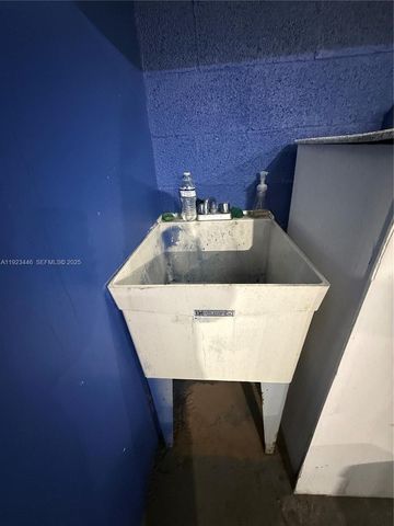 8191 NW 91st Ter 1, Medley, FL 33166