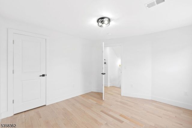 31 Cummings St, Irvington Twp., NJ 07111