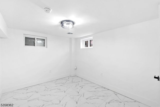 31 Cummings St, Irvington Twp., NJ 07111