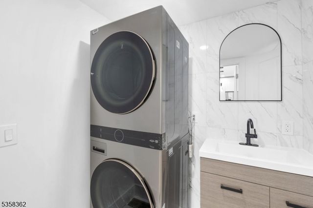 31 Cummings St, Irvington Twp., NJ 07111