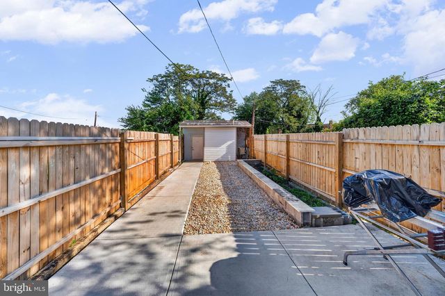 2538 W MOSHER ST, Baltimore, MD 21216