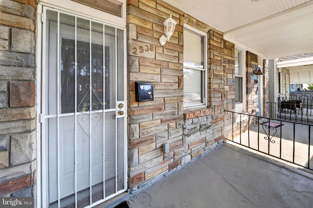 Image 2 of property listing at 2538 W MOSHER ST, Baltimore, MD 21216