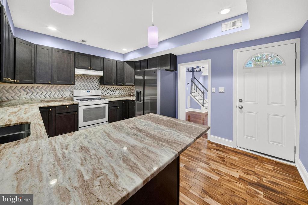 Image 3 of property listing at 2538 W MOSHER ST, Baltimore, MD 21216