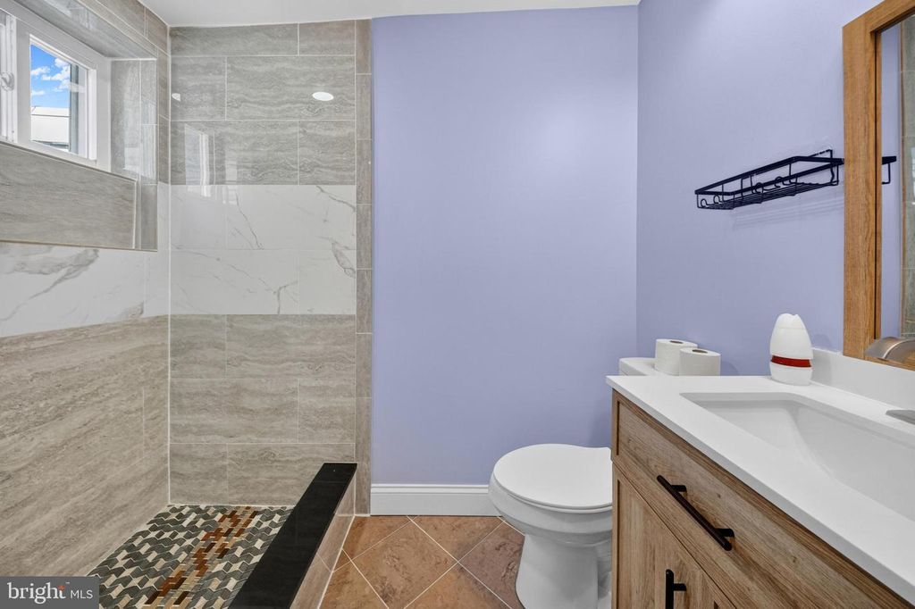 Image 6 of property listing at 2538 W MOSHER ST, Baltimore, MD 21216