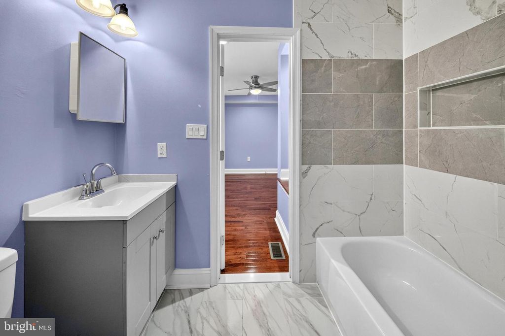 Image 7 of property listing at 2538 W MOSHER ST, Baltimore, MD 21216