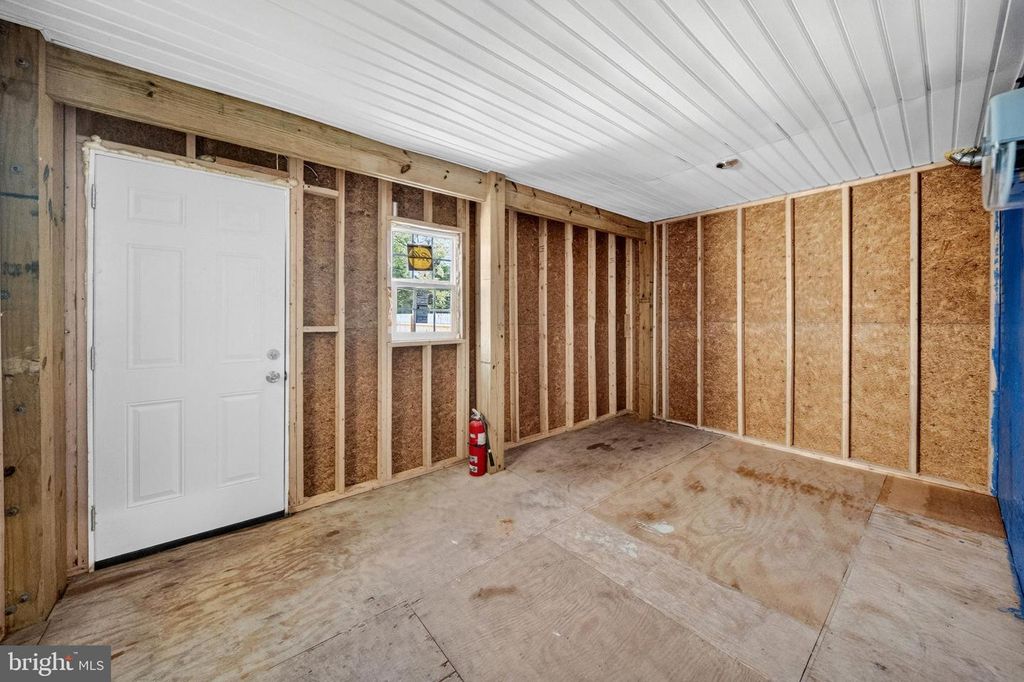 Image 9 of property listing at 2538 W MOSHER ST, Baltimore, MD 21216