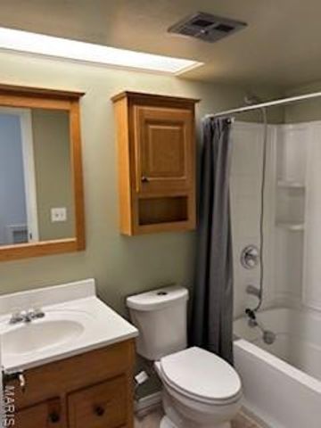 3490 Greenway Chase Drive, Florissant, MO 63031