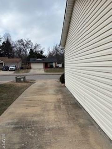 3490 Greenway Chase Drive, Florissant, MO 63031
