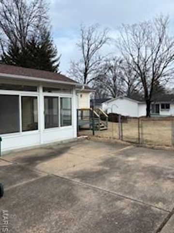 3490 Greenway Chase Drive, Florissant, MO 63031