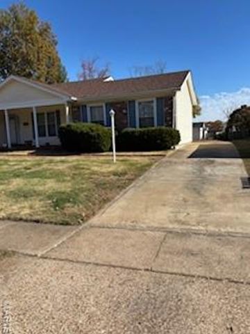 3490 Greenway Chase Drive, Florissant, MO 63031