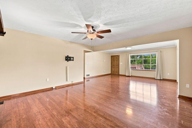 2598 Lake Court, Villa Hills, KY 41017
