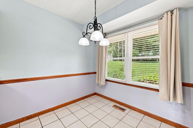 2598 Lake Court, Villa Hills, KY 41017