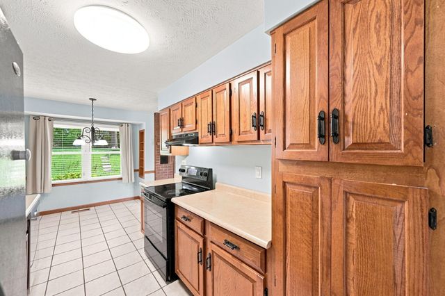2598 Lake Court, Villa Hills, KY 41017