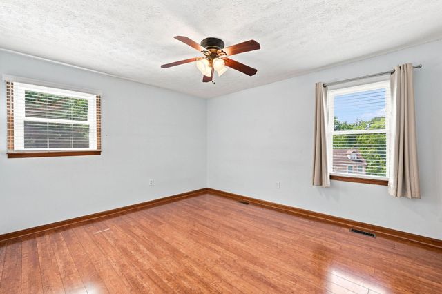2598 Lake Court, Villa Hills, KY 41017