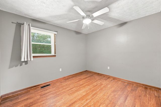 2598 Lake Court, Villa Hills, KY 41017