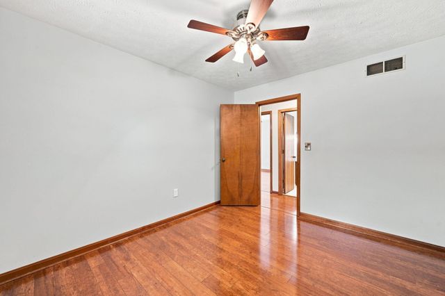 2598 Lake Court, Villa Hills, KY 41017