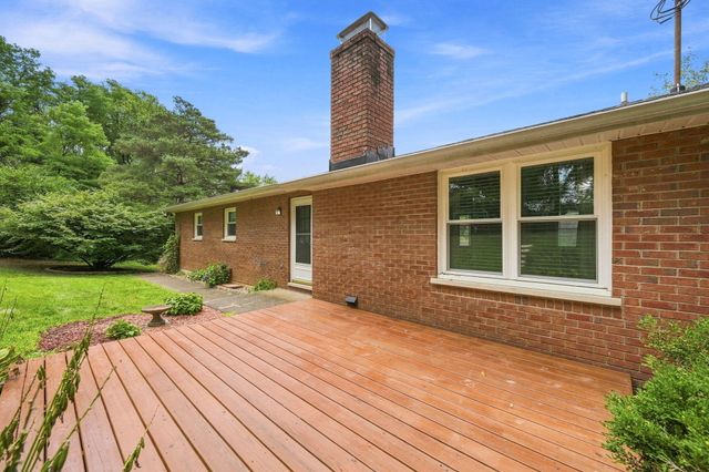 2598 Lake Court, Villa Hills, KY 41017
