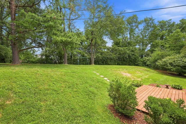 2598 Lake Court, Villa Hills, KY 41017