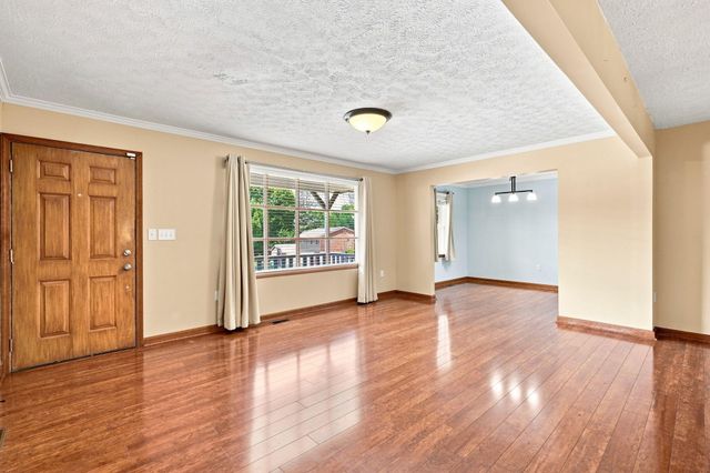 2598 Lake Court, Villa Hills, KY 41017