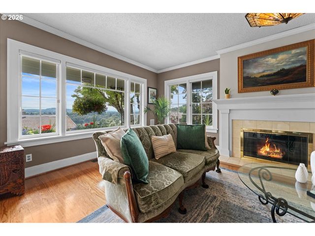 7231 S LAVIEW Dr, Portland, OR 97219