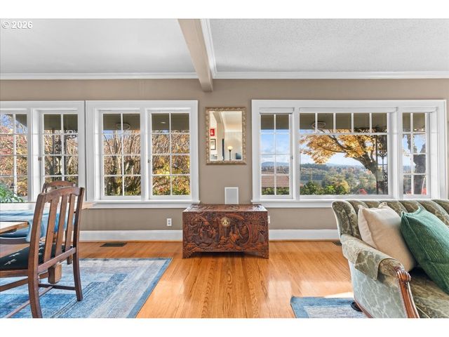 7231 S LAVIEW Dr, Portland, OR 97219