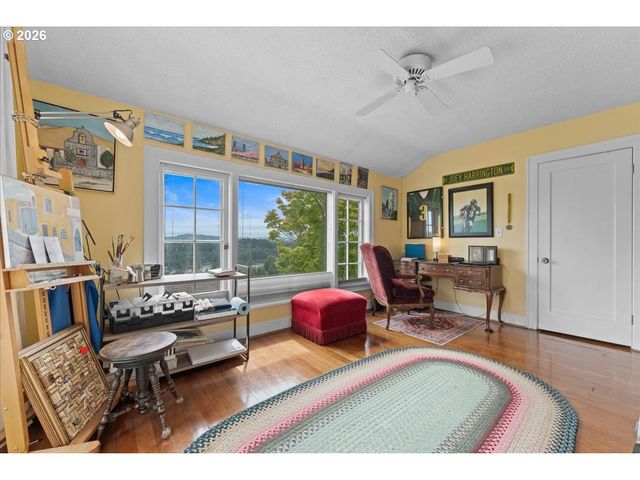 7231 S LAVIEW Dr, Portland, OR 97219