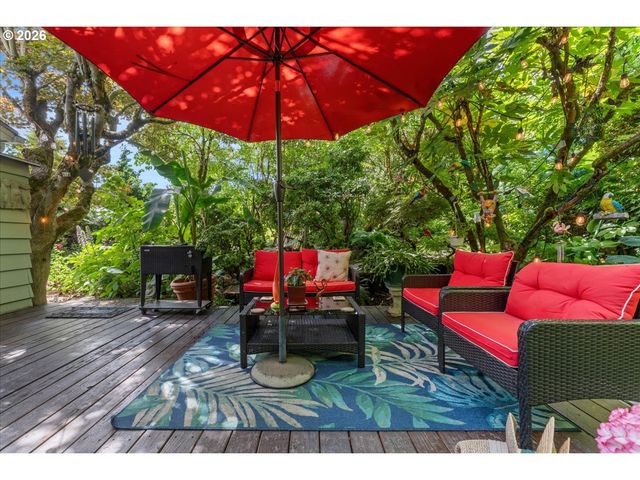 7231 S LAVIEW Dr, Portland, OR 97219